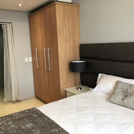 Infinity Self Catering Apartments 블루버그스트랜드 외부 사진